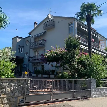 Paco & Bony 아파트 *